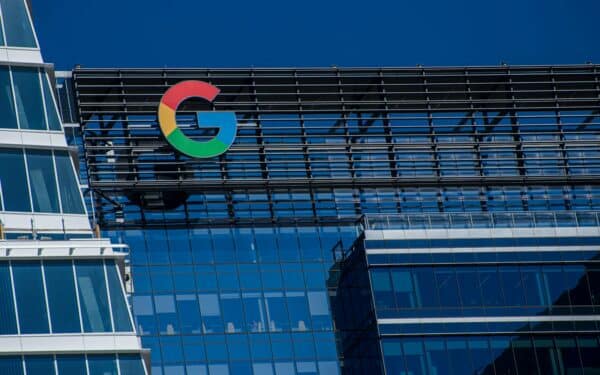 Nepaisant JAV sprendimo „Google“ ir toliau siūlys „Anthropic“ savo klientams