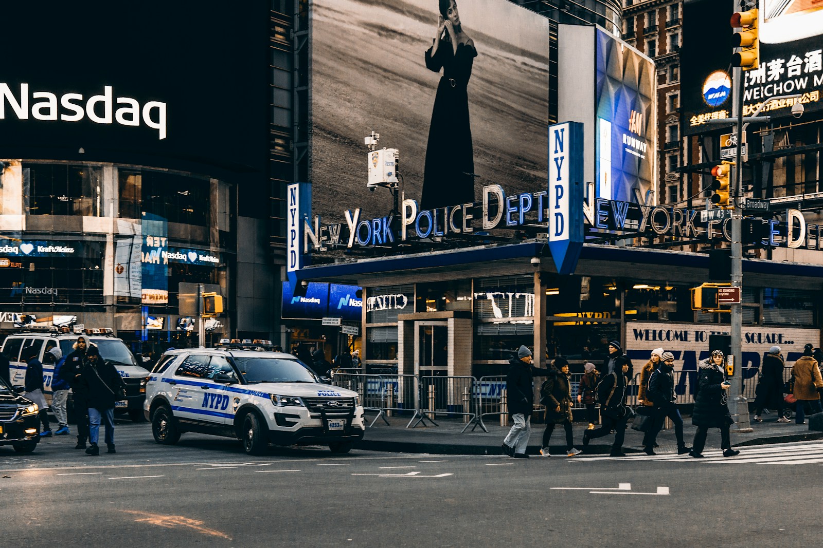 „Nasdaq” kartu su „Kraken” kurs akcijų tokenizacijos vartus tarp tradicinių ir blokų grandinės rinkų