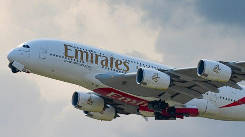 Sprogimai Dubajuje ir uždaryta oro erdvė: po smūgių Iranui „Emirates“ stabdo skrydžius