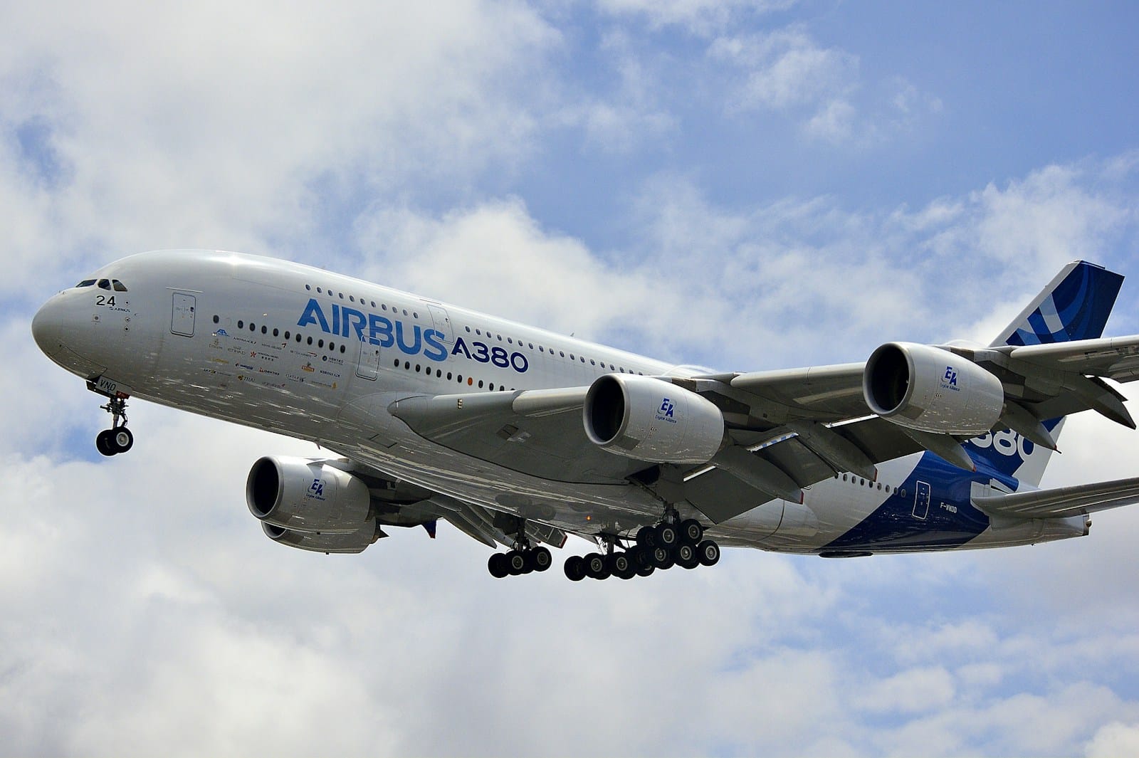 „Airbus” vadovas: tvarus aviacinis kuras per brangus, kad taptų konkurencingas