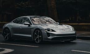 „Porsche Taycan“ automobilis. Unsplash nuotr.