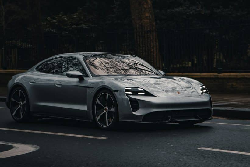 „Porsche Taycan“ automobilis. Unsplash nuotr.