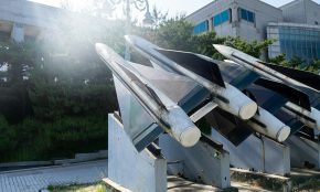 Karinės raketos. Unsplash nuotr.