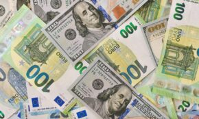 Pinigai. Unsplash nuotr.