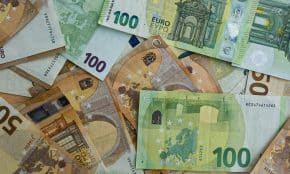 Pinigai. Unsplash nuotr.