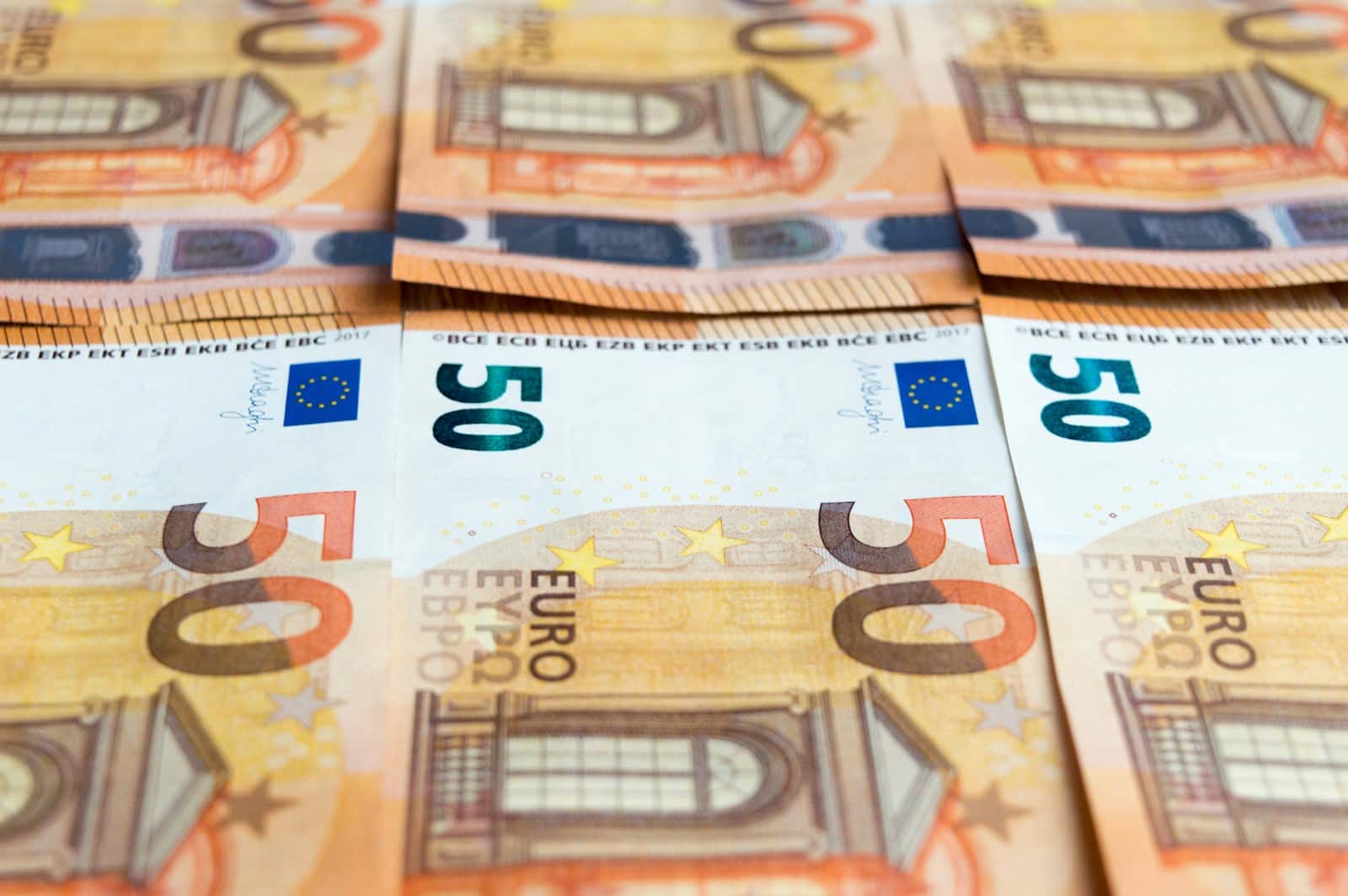 Pokyčiai palies visus: didinamos rinkliavos ir įvedami nauji mokesčiai, kiek teks mokėti?