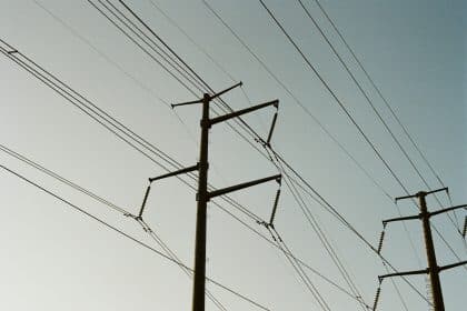 Elektros stulpai. Unsplash nuotr.