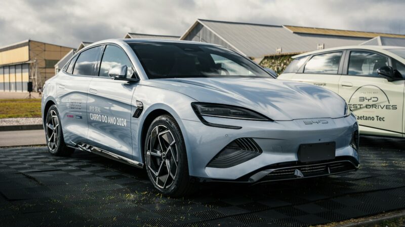 Kinijos automobilių milžinė pristatė bateriją, kuri išspręs vieną didžiausių EV problemų