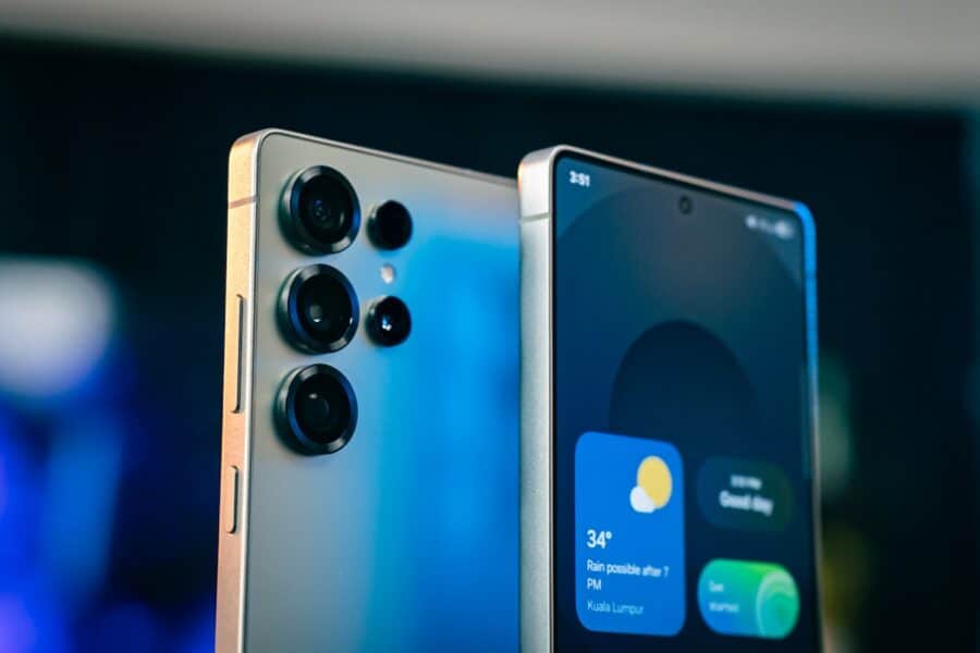 „Samsung Galaxy S25 Ultra“ išmanusis telefonas. Unsplash nuotr.