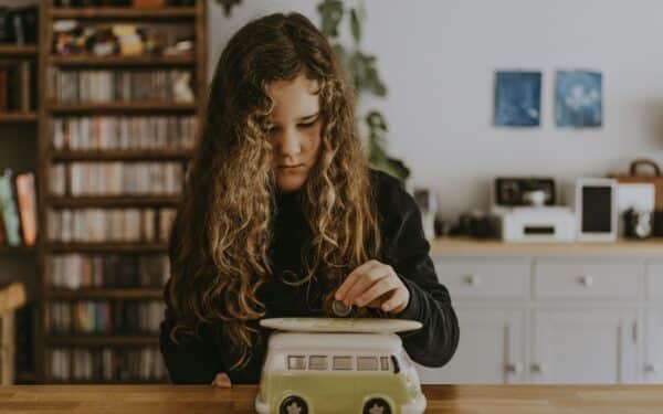 Kišenpinigiai vaikams jau tampa norma: štai kur slypi didžiausia klaida