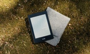 „Kindle“ įrenginys. Unsplash nuotr.