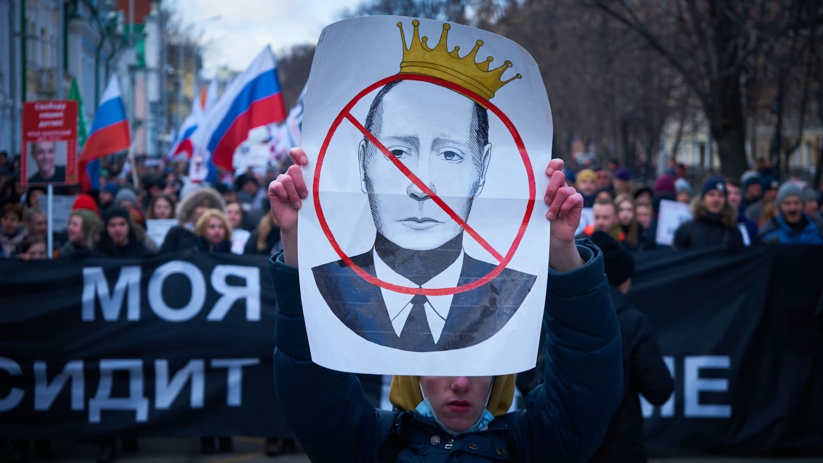 Putino karas brangsta: kai biudžeto nebeužtenka, žvilgsnis krypsta į oligarchus