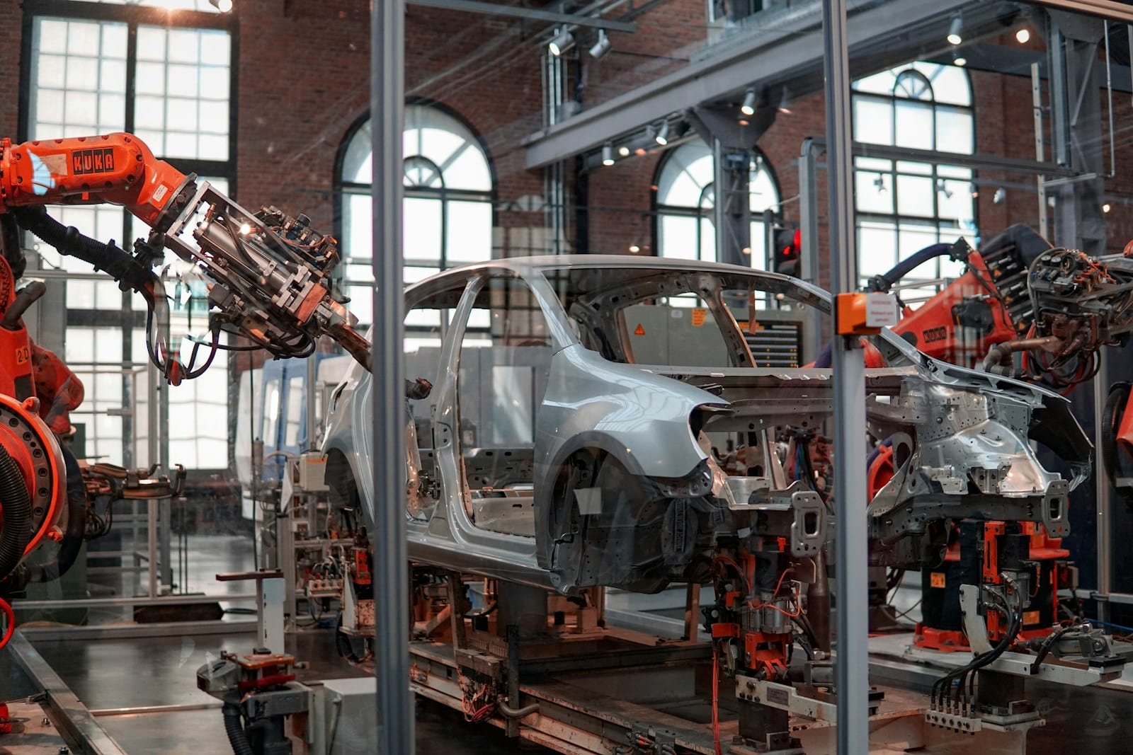 Šokas Prancūzijai: automobilių fabrikai tuštėja, kardinaliai sumažėjo darbo vietų