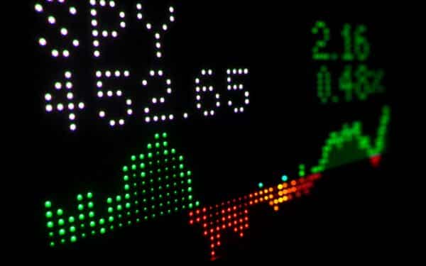 S&P 500 kovo papildymas: 4 naujos įmonės indekse – sužinok, kas pateko ir kodėl tai svarbu rinkoms