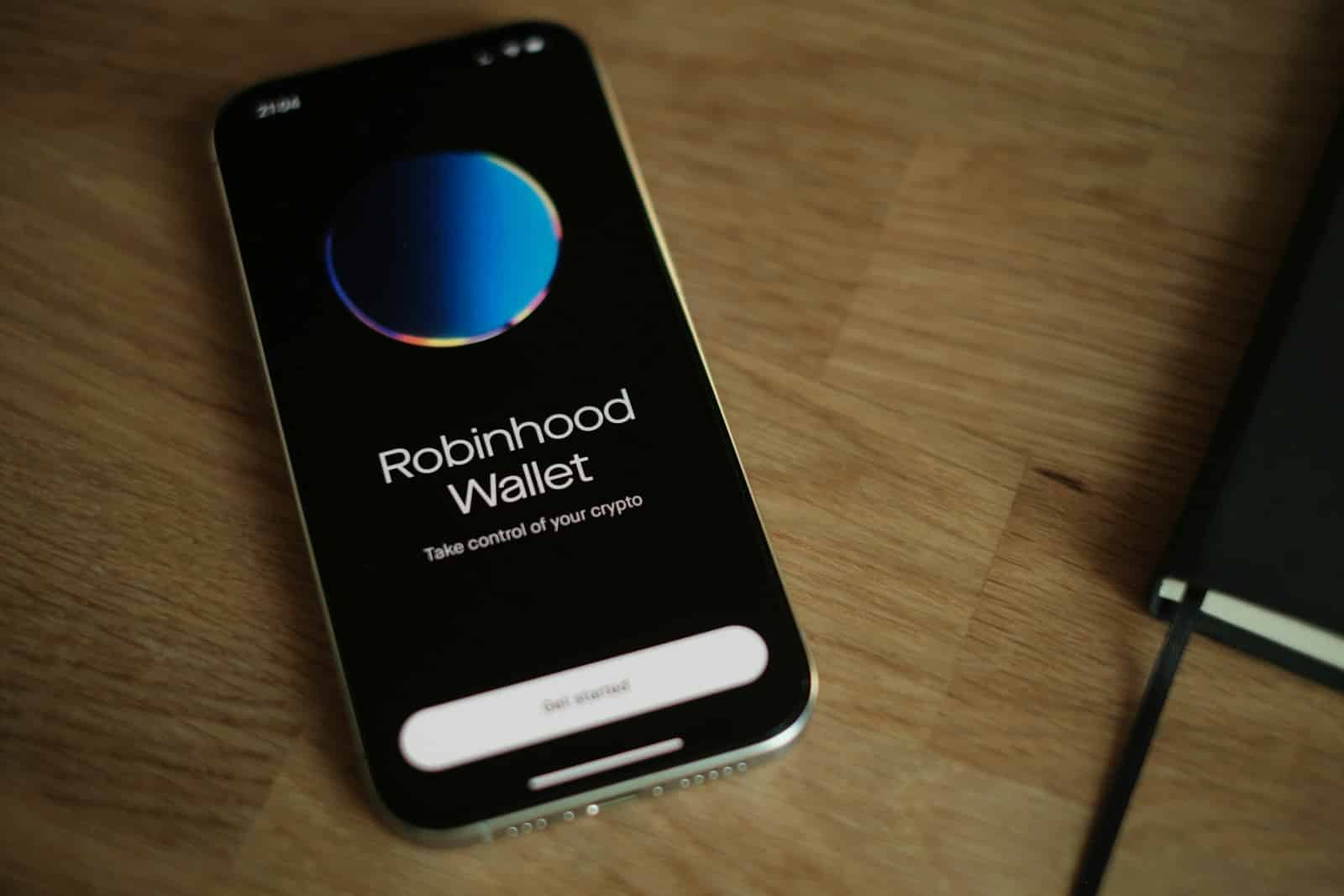 Akcijos krenta, bet milijardai grįžta: „Robinhood“ sprendimas kelia klausimų