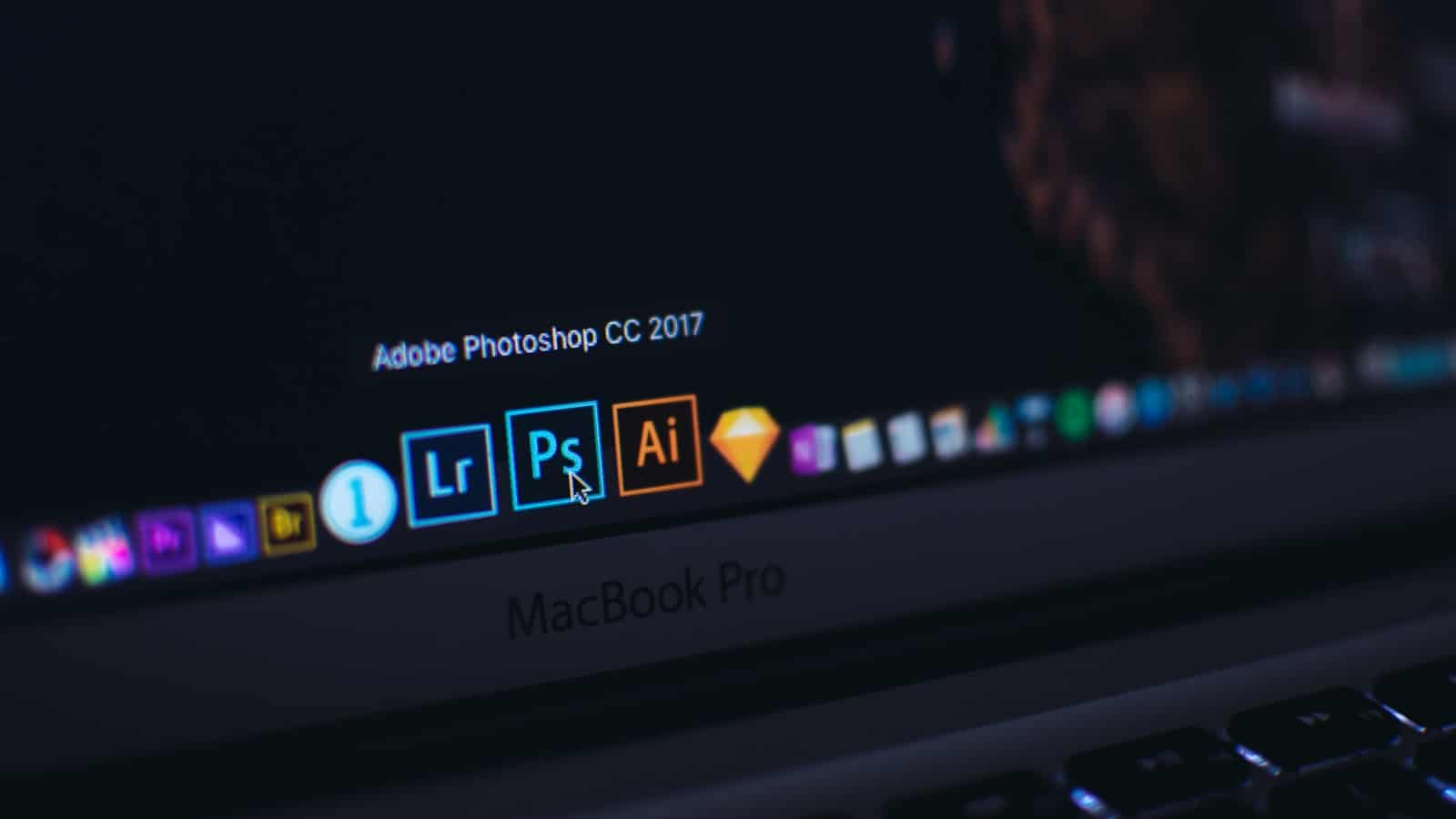 „Adobe“ pristato „Photoshop“ dirbtinio intelekto asistentą – kuo jis naudingas?