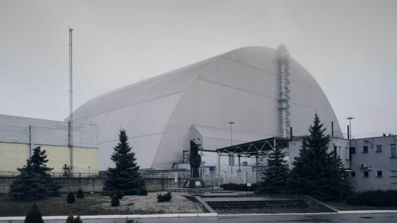 Ekspertai skambina pavojaus varpais: Černobylio AE apsauginis gaubtas gali neatlaikyti, gresia radiacijos nutekėjimas