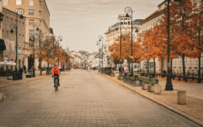 Incidentas Varšuvoje sukėlė klausimų: Rusijos ambasados automobilis partrenkė dviračiu važiavusį ukrainietį