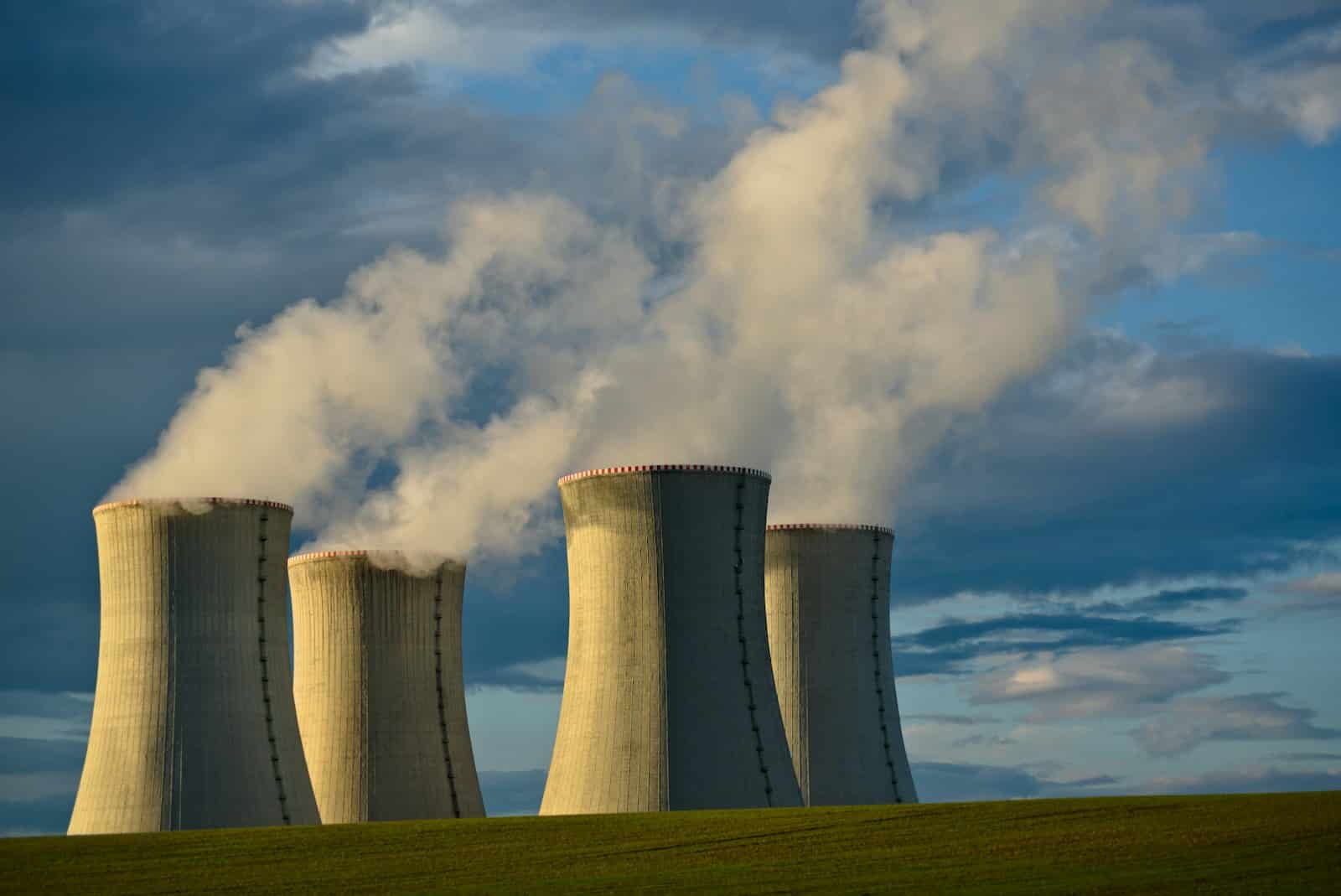 Energetinė krizė verčia persigalvoti: šios šalys gali sugrįžti prie branduolinės energijos