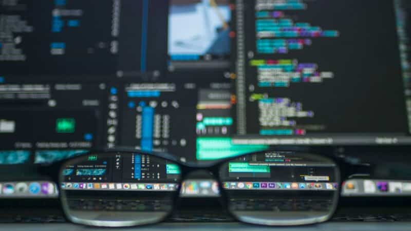 Kibernetinis smūgis Prancūzijai: įsilaužėlis peržiūrėjo 1,2 mln. banko sąskaitų duomenis