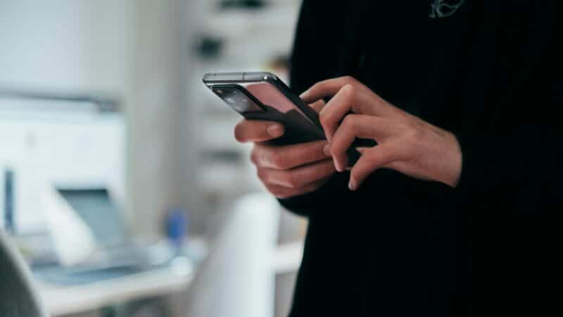 „Bigme” pristatė telefoną su spalvotu e. rašalo ir LCD ekranais – toks derinys rinkoje pirmasis