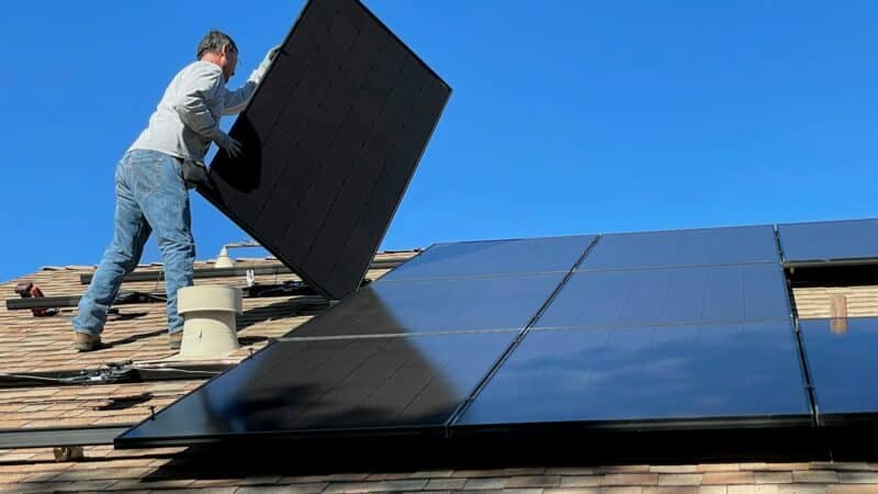 Investavai į saulės elektrinę? Yra viena klaida, kuri gali viską sugadinti