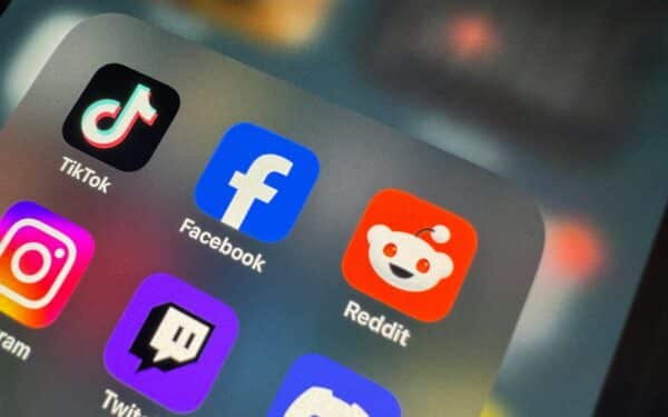 Smūgis „Reddit“ vadovams: skyrė milijoninę baudą dėl neteisėto duomenų tvarkymo