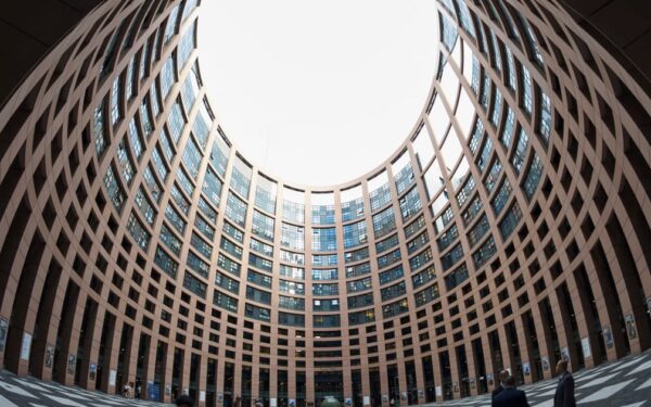 Skandalas Europos Parlamente: Komisija kaltinama klūpant prieš Trumpo diktuojamą darbotvarkę