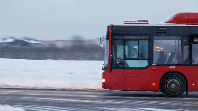Pokyčiai viešajame transporte: daugiau patogumo grįžtantiems iš oro uosto