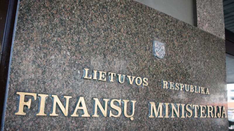 Siūlymas riboti degalų kainas įgauna pagreitį: finansų ministras įspėja dėl pasekmių