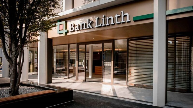 LLB pajamos šoktelėjo iki 611 mln. frankų, bet pelną pristabdė integracijos kaštai