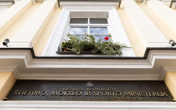 Valstybė skyrė beveik 2 mln. eurų užsienio lituanistinėms mokykloms