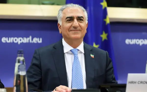 Į iraniečius kreipėsi paskutiniojo Irano šacho sūnus Pahlavi
