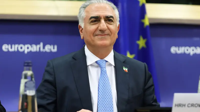 Į iraniečius kreipėsi paskutiniojo Irano šacho sūnus Pahlavi