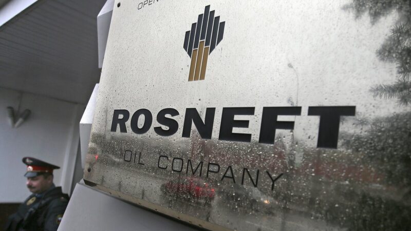 Briuselis leido Berlynui perimti įmonę „Rosneft Germany“