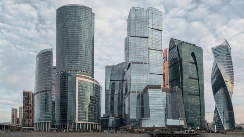 Rusijos bankų sistema braška: ekspertai įspėja apie galimą krizę