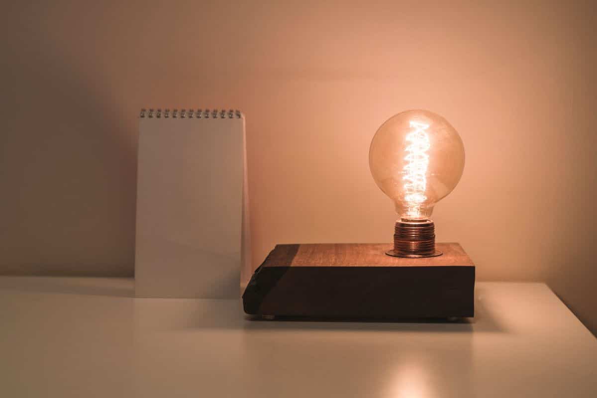 Šaltas vasaris gali pakelti elektros paklausą: ar kainos vėl šoks aukštyn?