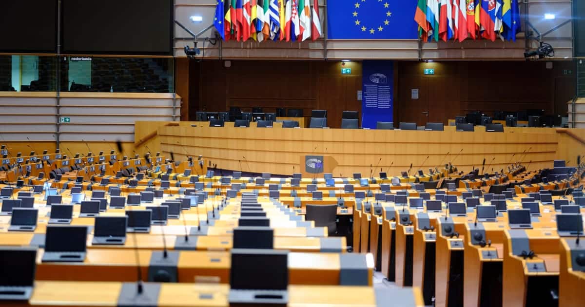 Europos Parlamentas kuria naują įmonių kategoriją: mažiau biurokratijos augančiam verslui