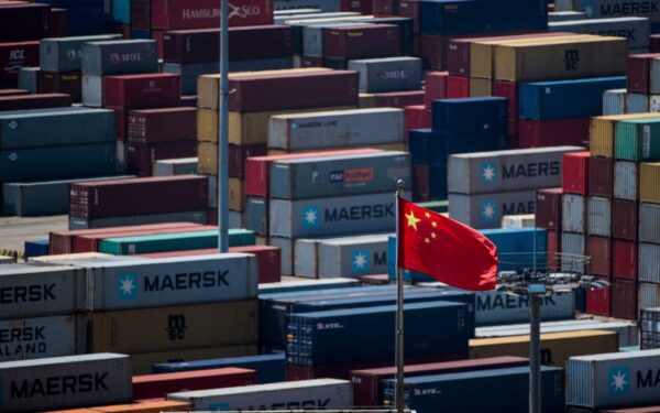 Diplomatinis spaudimas auga: Kinija reikalauja dialogo vietoje karo