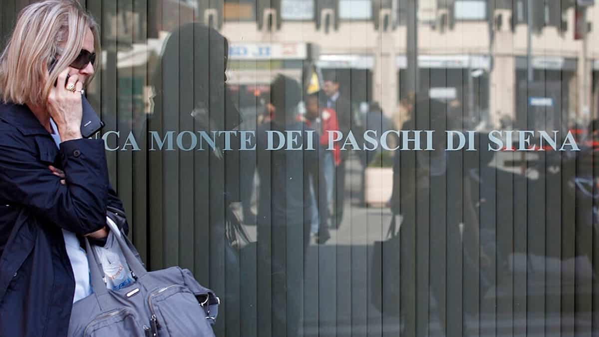 Skandalas Italijoje: aukštas pareigūnas įtariamas pasipelnęs iš slaptos bankų informacijos