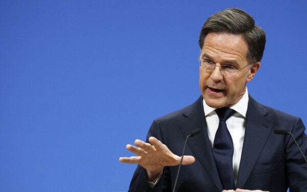 NATO: konfliktas Artimuosiuose Rytuose neturi susilpninti paramos Ukrainai