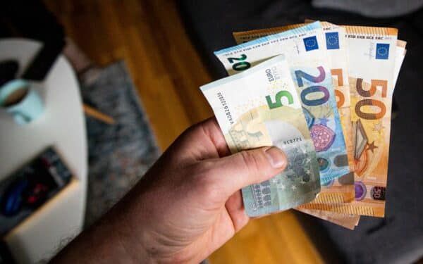 Smūgis piniginėms: kainų augimas Europoje spartėja, Lietuvoje – vienas aukščiausių rodiklių