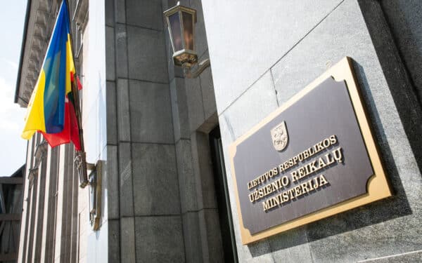 URM: prašome atsisakyti bet kokių kelionių į Izraelį ir Palestiną, nedelsiant išvykti iš Irano