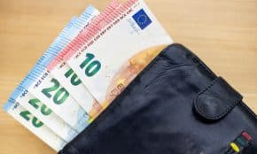 Pinigai. ELTA / Žygimantas Gedvila nuotr.