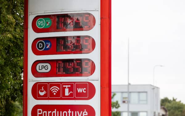Degalų kainos sukėlė klausimų: institucijos pateikė naujausią vertinimą