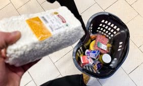 Pirkinių krepšelis parduotuvėje. ELTA / Josvydas Elinskas