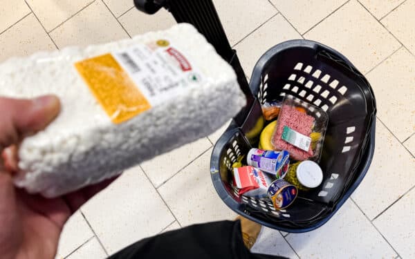 Skaičiai nemeluoja: štai kiek iš tikrųjų pabrango pigiausių produktų krepšelis nuo 2022 metų