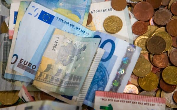 Tūkstančiai lietuvių jau pasiėmė pensijų pinigus: paaiškėjo, kiek jų pasitraukė