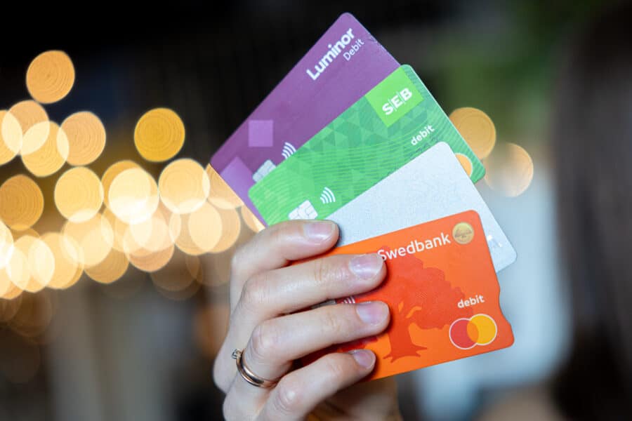 Bankų mokėjimų kortelės. ELTA / Julius Kalinskas nuotr.