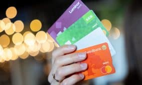 Bankų mokėjimų kortelės. ELTA / Julius Kalinskas nuotr.